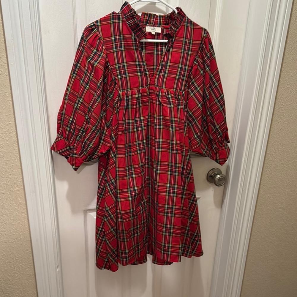Entro Red and Black Puff Sleeve Dress